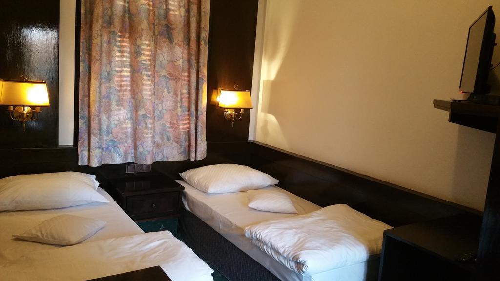 Hotel Conacul Balta Albă Zewnętrze zdjęcie