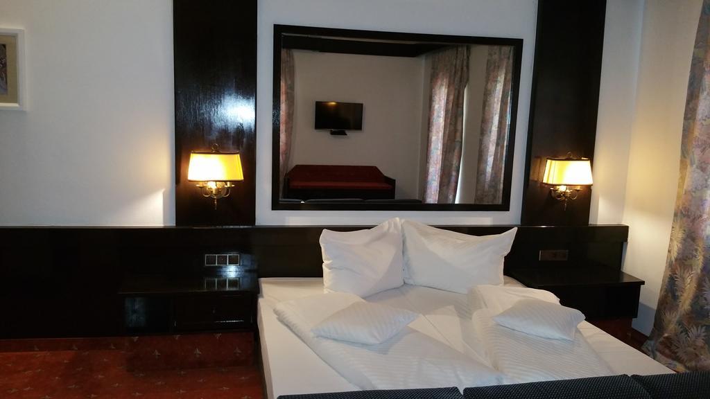 Hotel Conacul Balta Albă Zewnętrze zdjęcie