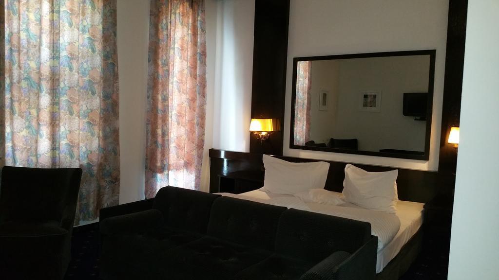 Hotel Conacul Balta Albă Zewnętrze zdjęcie
